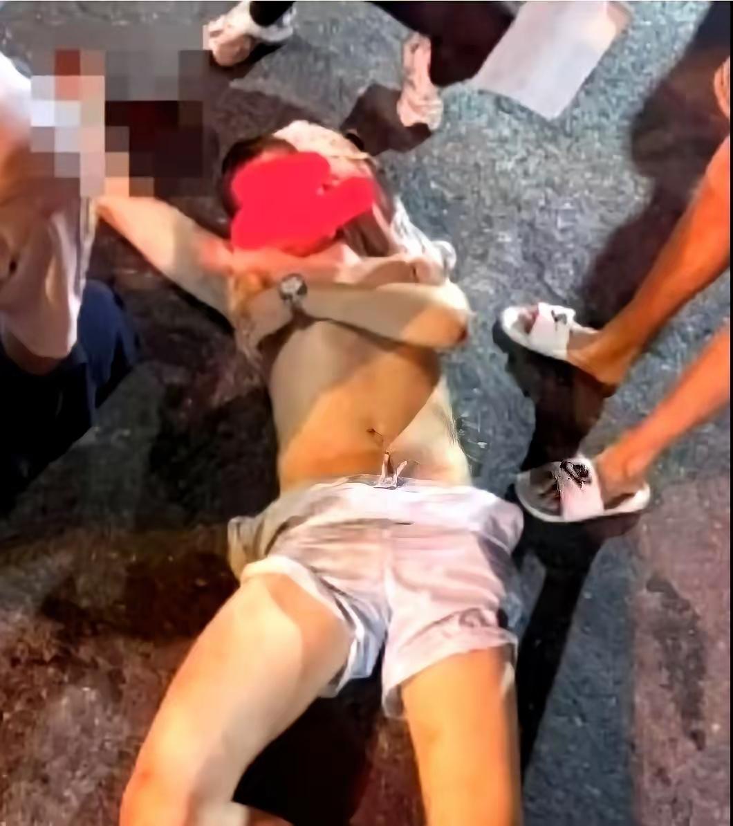 拳台上十战全胜、六次KO对手的明日之星，没倒在聚光灯下的拳台，居然栽在了一趟几十
