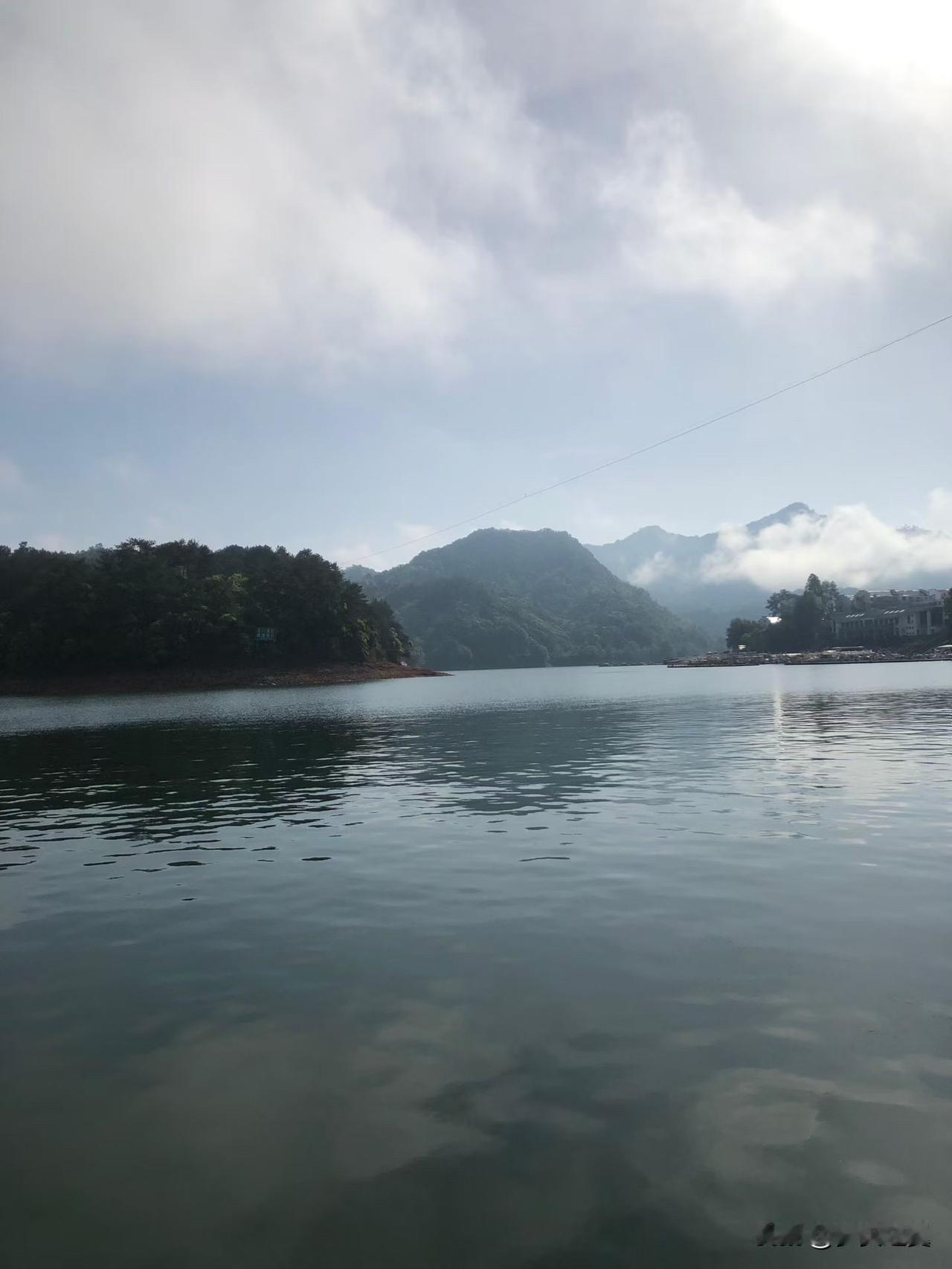 【小对联】
上：航母；
下：……？