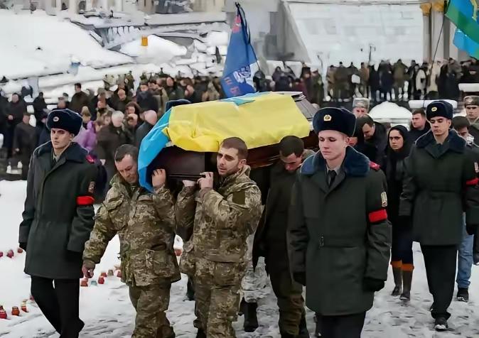 谁先动手已经不重要了！ 就是今天，整整四年了，坟头草都一人高了，还搁那儿争“谁开