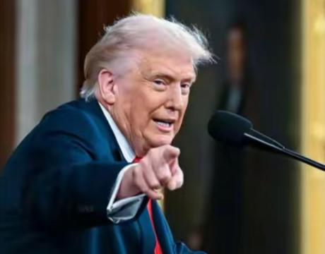 特朗普发文表示：现在的伊朗已经没有了任何的还手之力，伊朗现在正在求饶似的对中东邻