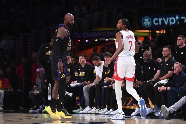 NBA  湖人擒火箭2-0 詹姆斯28+8+7斯玛特爆发KD复出23分NBA季后