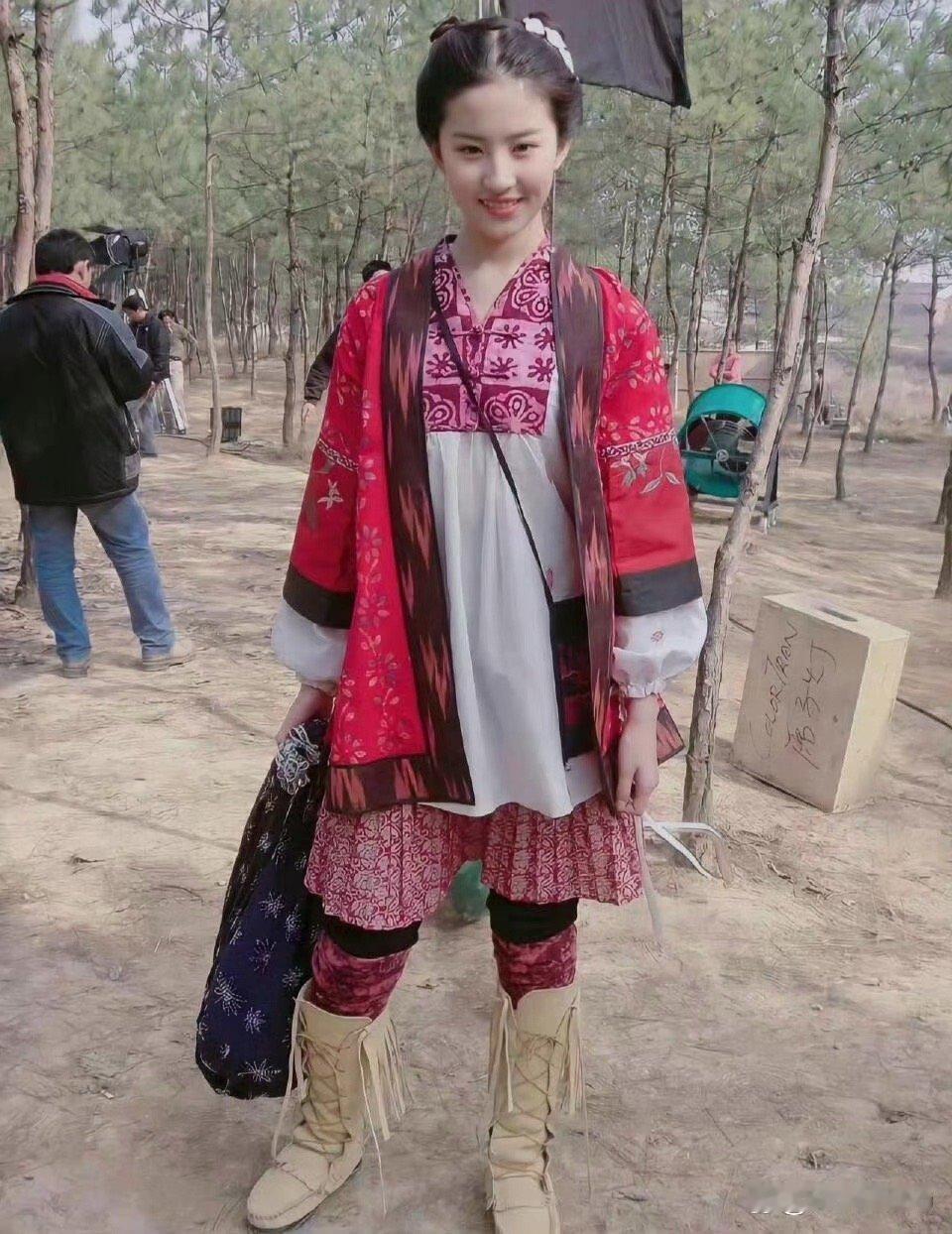 其实是刘亦菲成就了赵灵儿~ ​​​