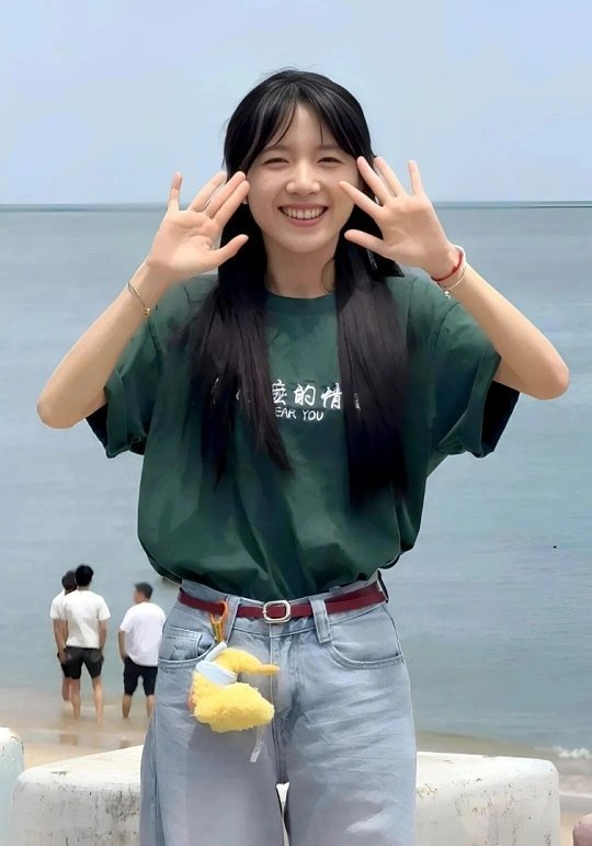 李思潼获奖感言一份好的感言，藏着一个人的底色。李思潼的发言真挚又有力量，感恩同行