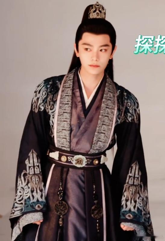 丁禹兮卫韫的拍摄一日丁禹兮WeTV发布会红毯cut 丁禹兮卫韫的拍摄一日，谁懂这