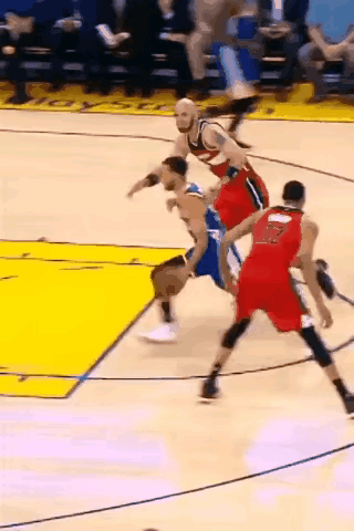 忧郁的中年人，没有了库里的季后赛，感觉NBA已经不香了。