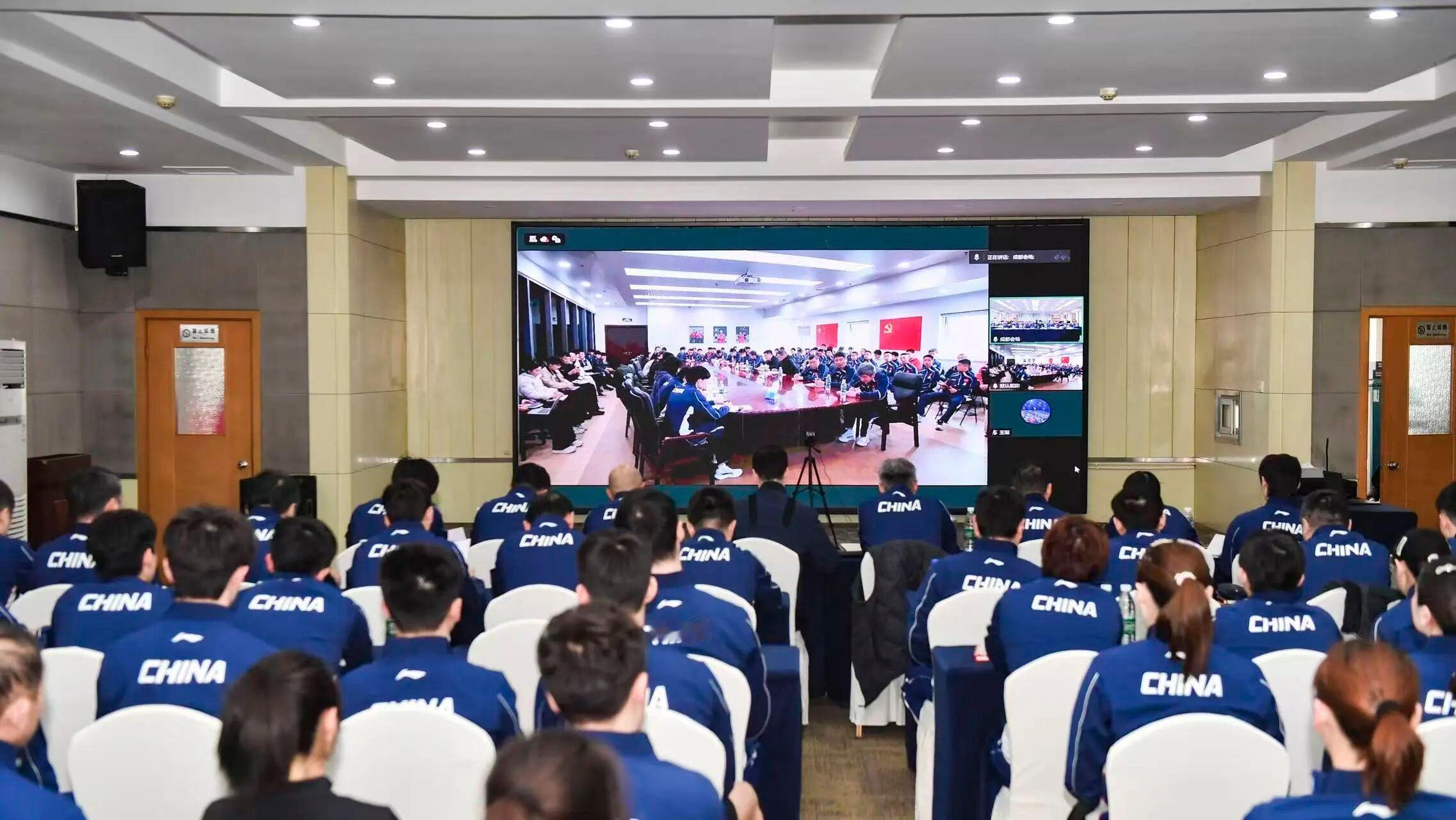 到成都第一件事：开会（领导在成都） 