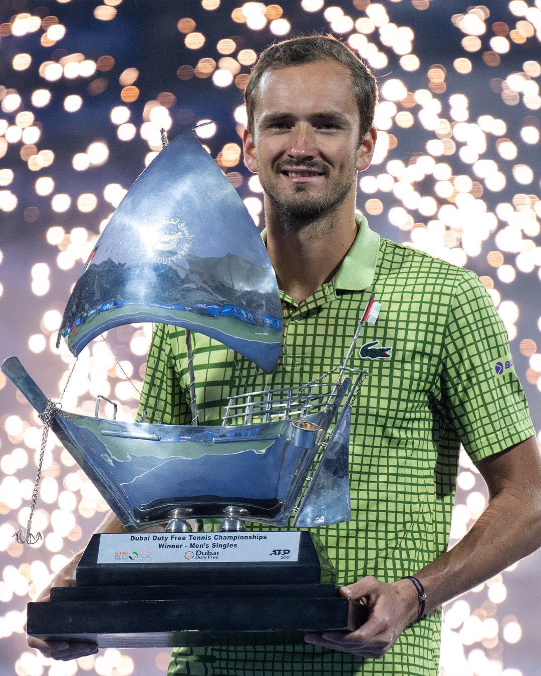 来自西班牙《马卡报》的消息，被困在迪拜的梅德韦杰夫和卢布列夫已经设计出了一份“出