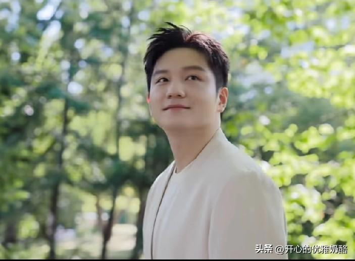 大家都在猜测何时归，东哥发文“为对的事千百次尝试”。
最近网上沸沸扬扬，无非就是