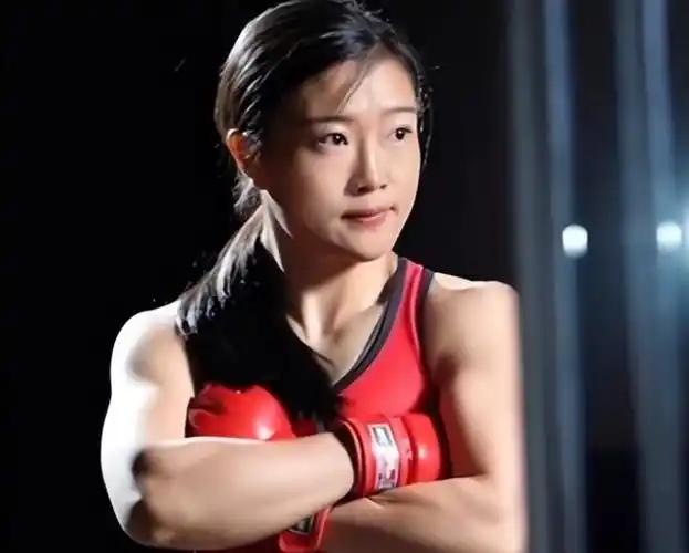 90 后中医女医生闯八角笼：体测倒数 KO 印度拳王？凭什么？
不管你是不是格斗