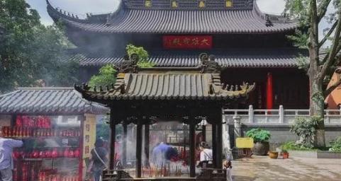 太龌龊！2022 年四川巴中一桩丑闻彻底颠覆大众认知：一名女子斩断俗世、削发为尼