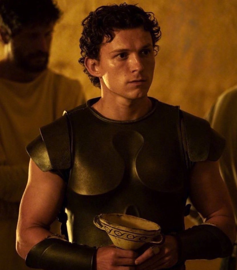 荷兰弟这排面。马特·达蒙说，汤姆·霍兰德曾联系索尼影业负责人，为正在洛杉矶拍摄《