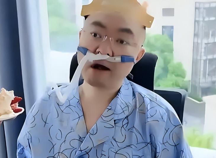 48岁蔡磊进入倒计时，将亲眼看渐冻症被终结，眼睛无用就换个身体。


6月21日