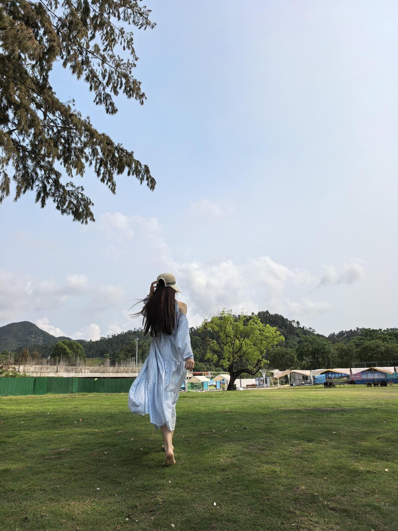 男人当家，
越过越发。
女人当家，

精打细算，细水长流。
不是说女人当家就发不