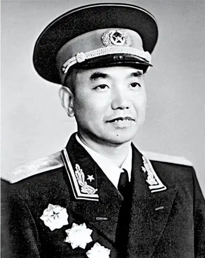萧克师长善待恩师战俘的仁义佳话
 
1931年，第三次反“围剿”刚结束，红五师师