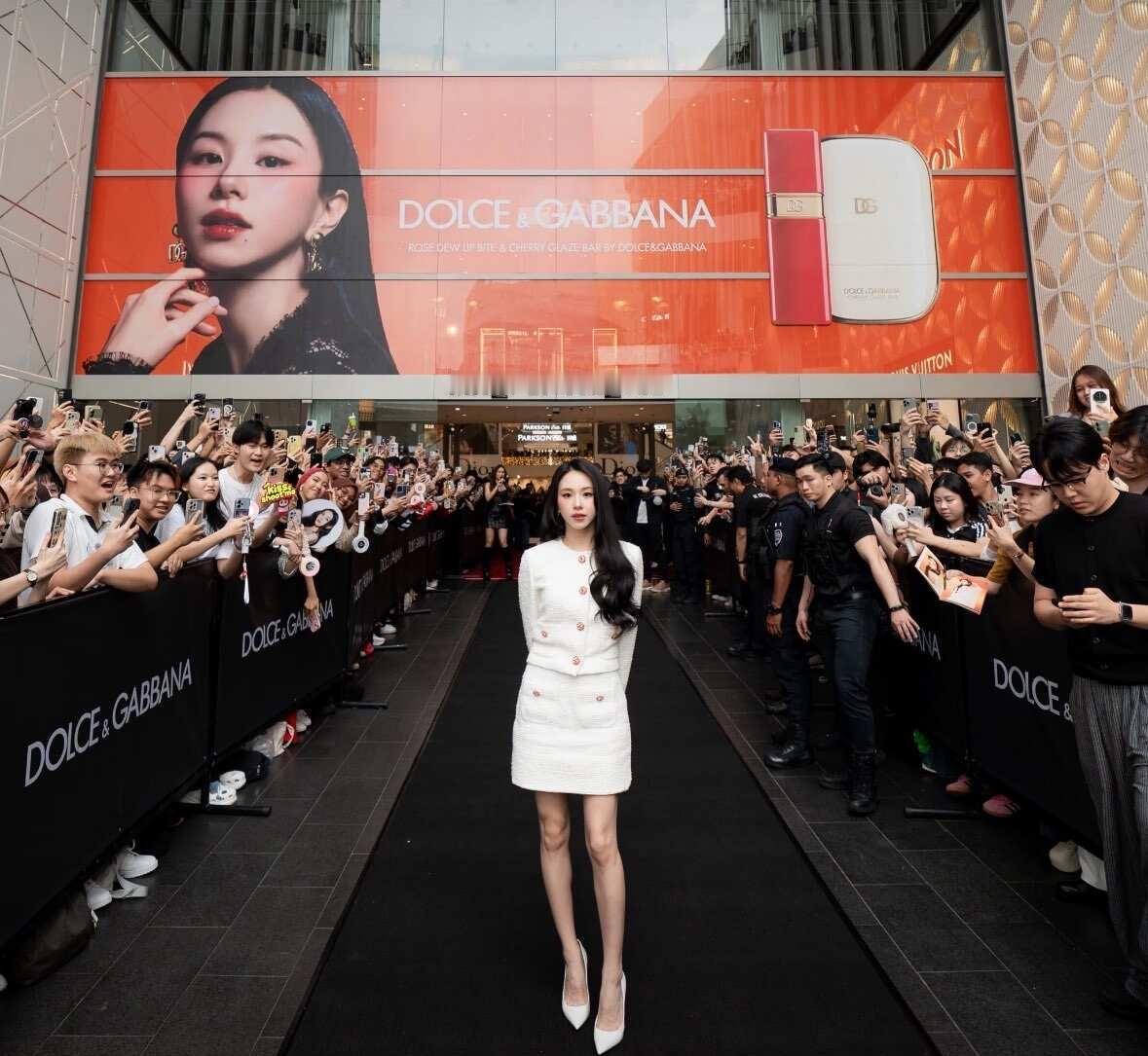 彩瑛要当大明星
twice