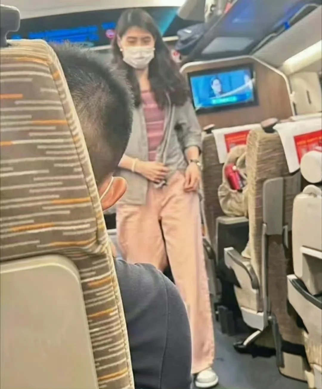 高铁上看到的，好眼熟 