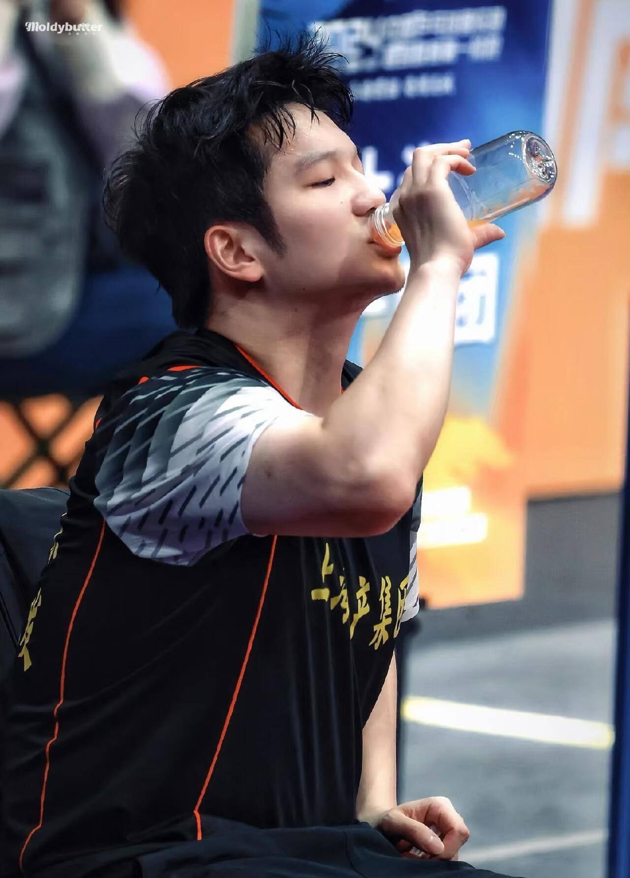 樊振东壁纸 你保存了吗 