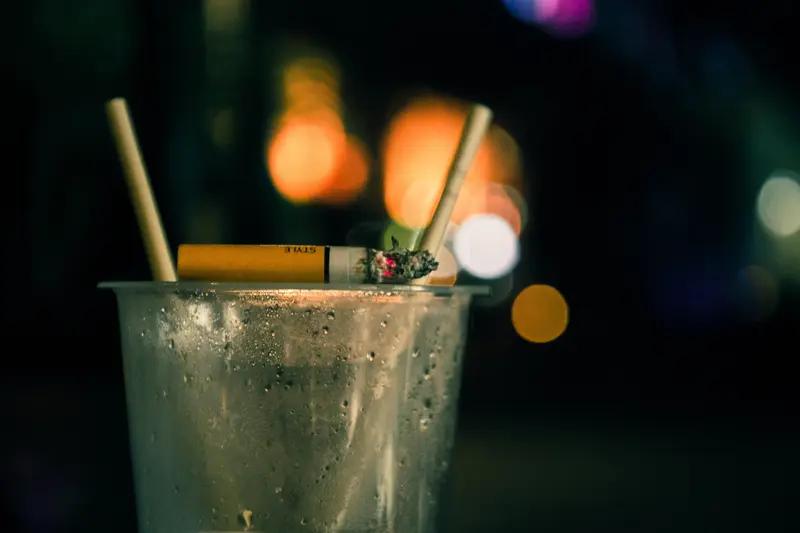 现在的人都戒烟戒酒是为了什么? 如今不少人选择戒烟戒酒，缘由多样。从健康层面讲，