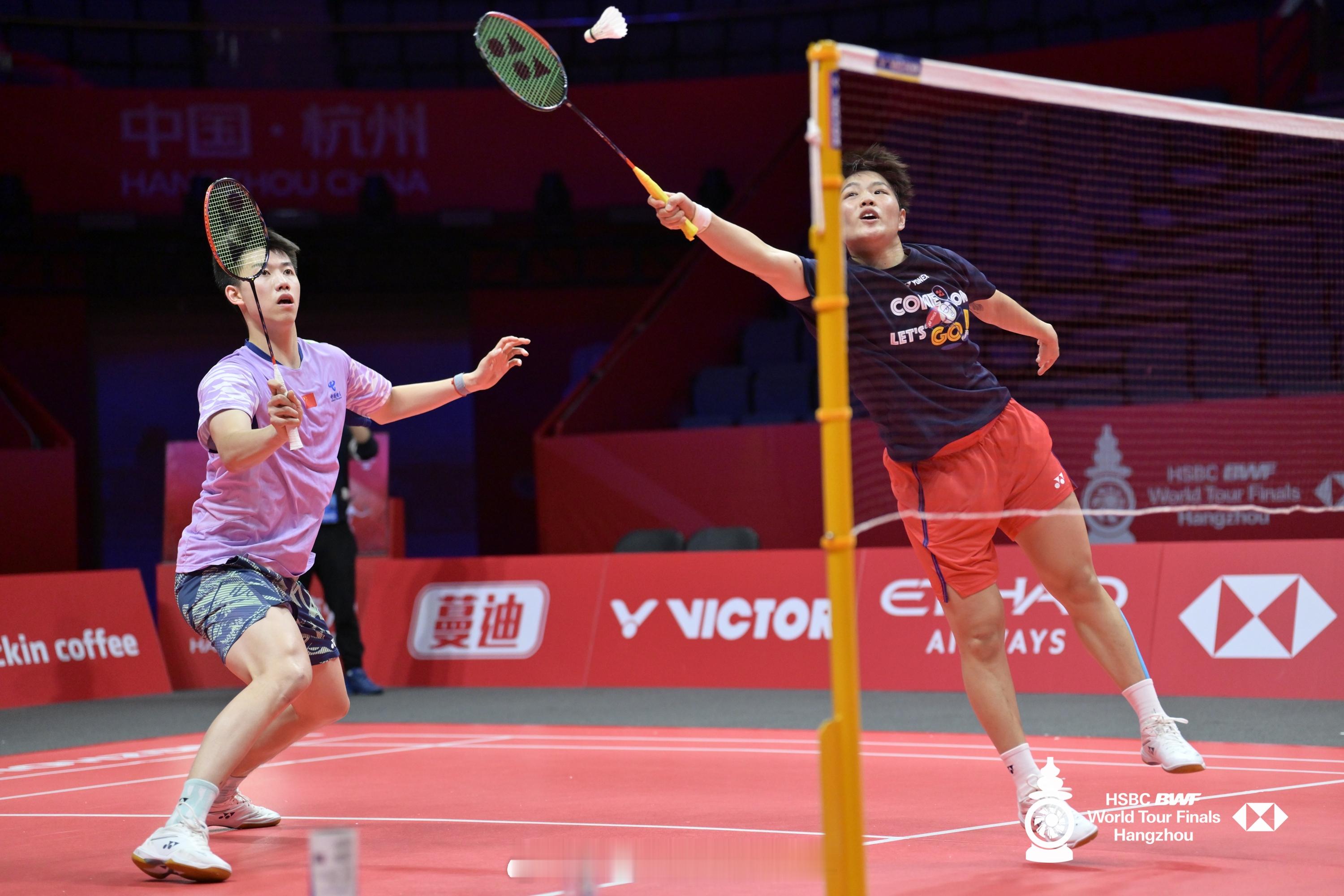 2025年世界羽联年终总决赛 中国：冯彦哲 黄东萍热点现场