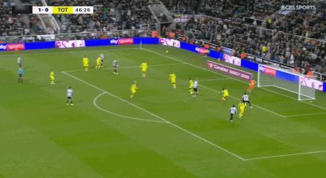 下半场刚开场纽卡就形成威胁，威洛克无人盯防没有选择头球攻门而是摆渡，沃尔特马德没