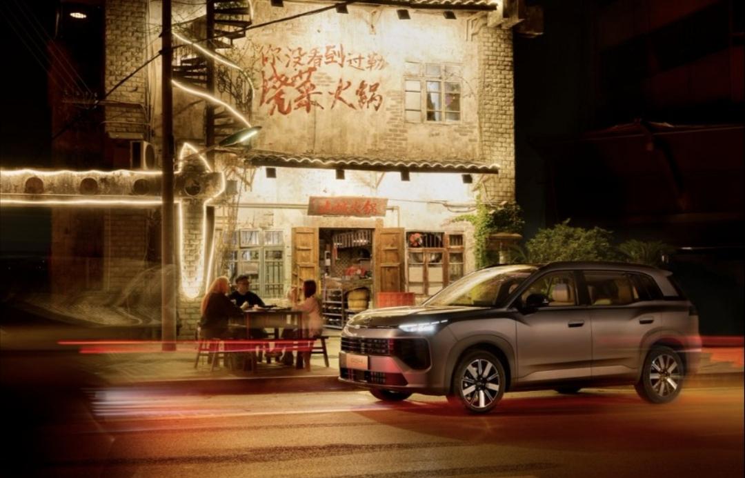 上周末，我从武侯祠大街拐进洗面桥巷的传祺经销店，目标很单纯——手头预算八万左右，
