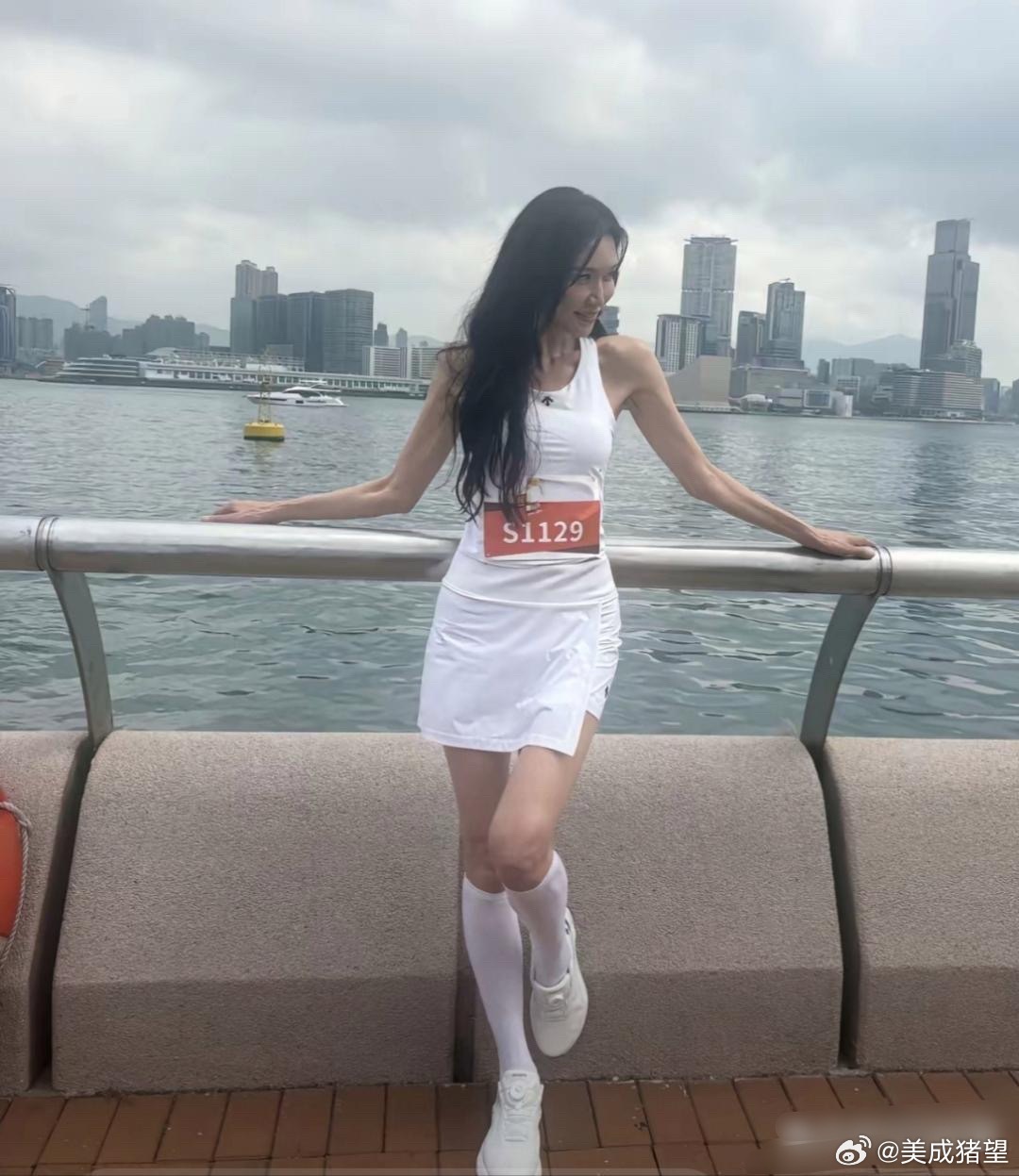 林志玲参加马拉松。她现在可真瘦啊。 