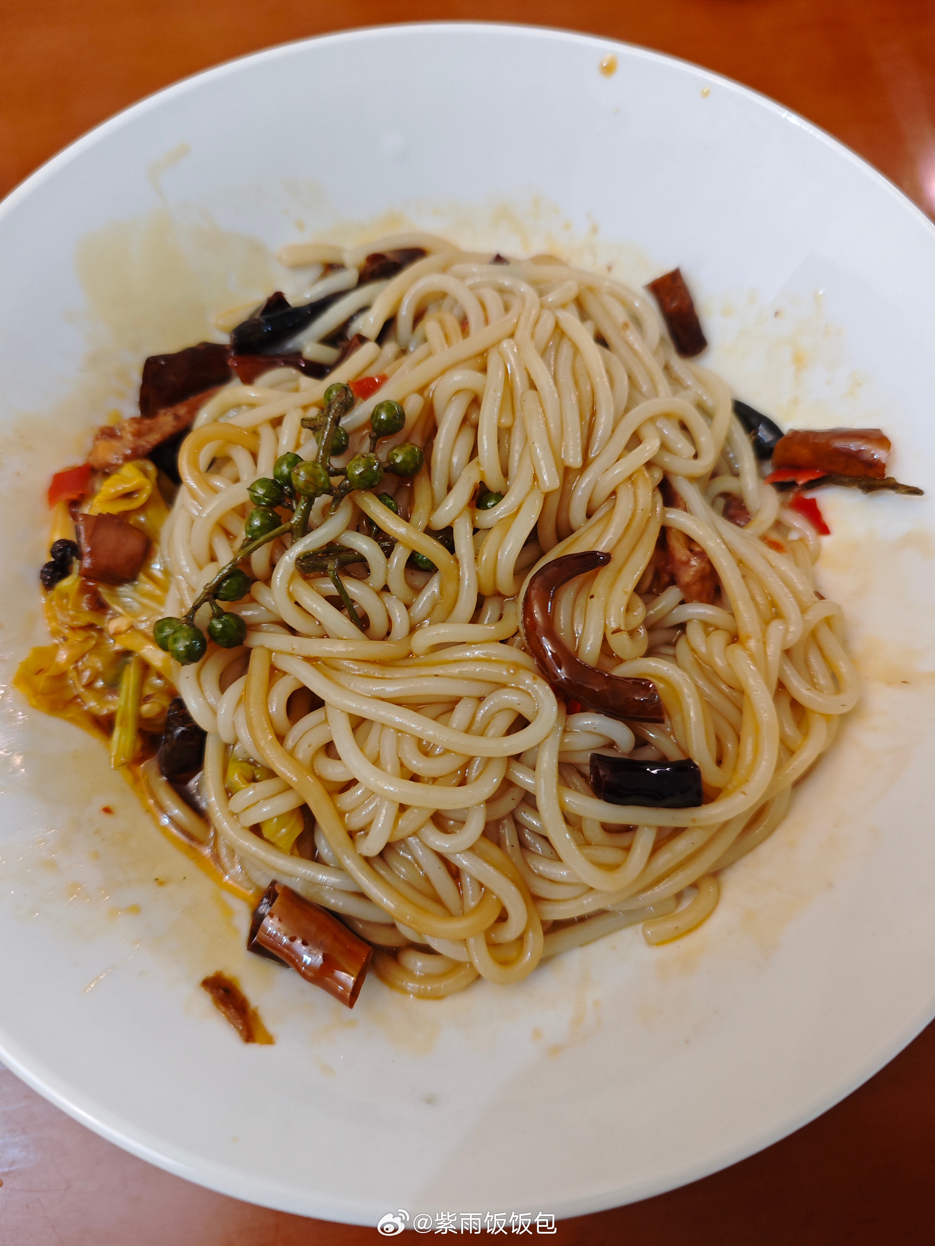 吃早餐啦！每次路过卖花椒的摊上，超级香食材的香味都涌上心头，可能是馋了😋 