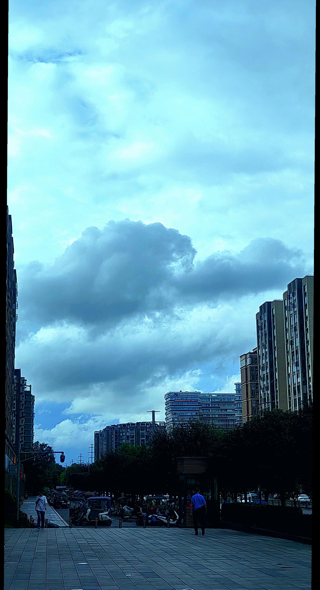 云朵收藏家 天空拍照 治愈系风景 城市记忆 今天的天空