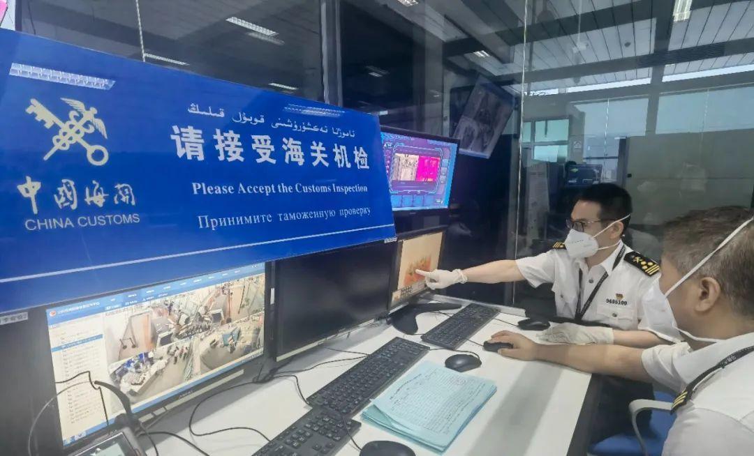 好险！81支境外人体样本差点被直接带进国内。

谁能想到，一个普通入境旅客的行李