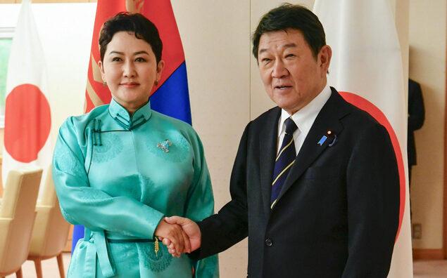 日蒙强化“特别战略伙伴关系”
6月9日，日本外相茂木敏充在东京会见蒙古外长巴特策