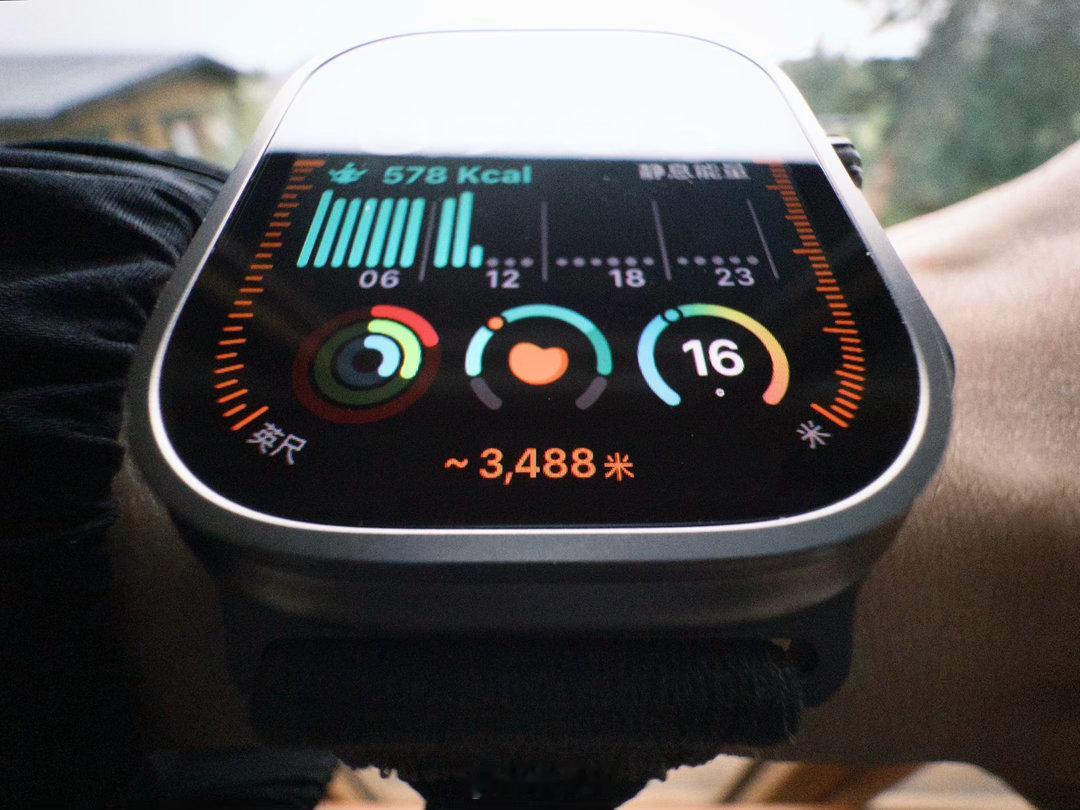 去西藏等高原地区还是配个 Apple Watch 更靠谱儿～我此刻在巴松措海拔仅