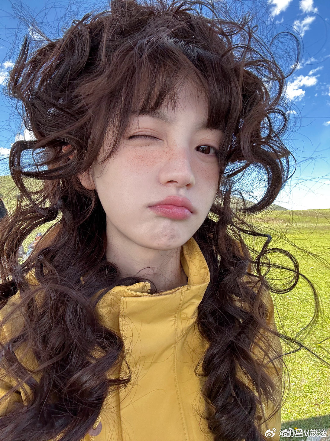 理解张凌赫说田曦薇是小笼包了 田曦薇千金猫这段完播率百分百 喵娲娲放的田曦薇物料