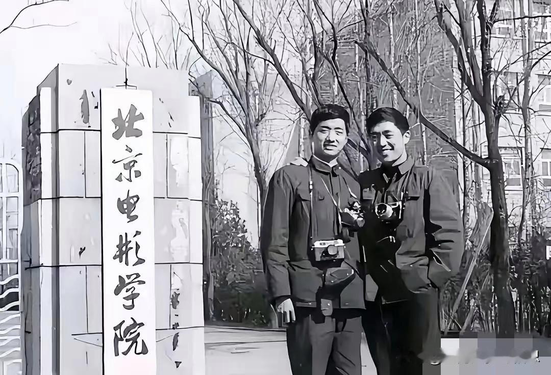 1978年，张艺谋背着一包照片去北电——他改变命运的方式，让所有人意外
1977