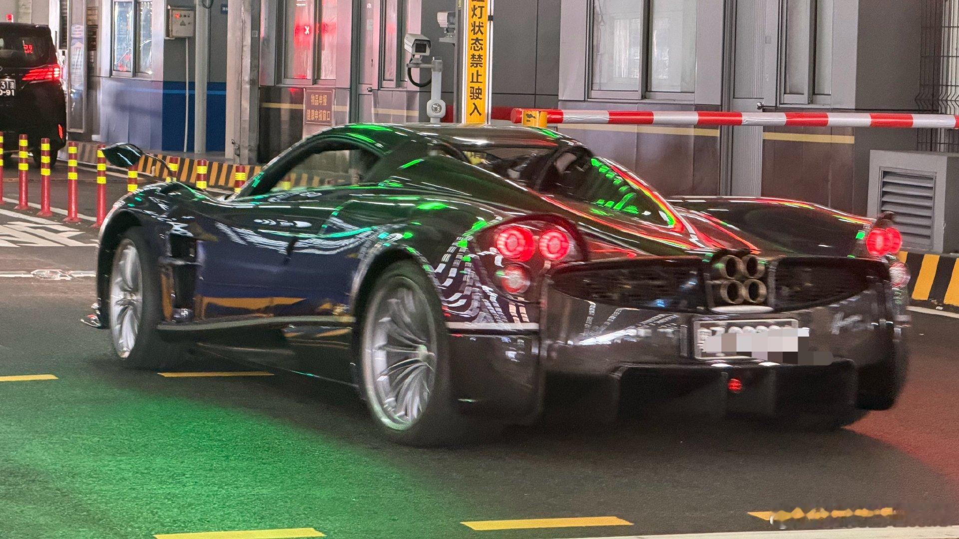 能愉快地享受路权的Hyper Car👍 