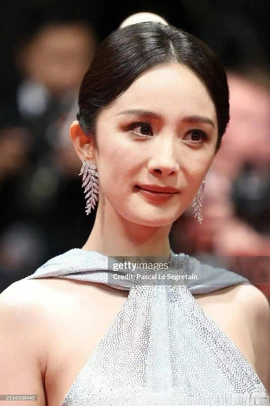 杨幂也是上年纪了 ​​​