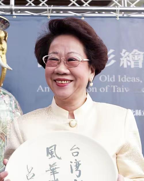 吕秀莲认同一中，是否赴陆成焦点 最近，吕秀莲话风出现变化，称台湾是中国一部分，我