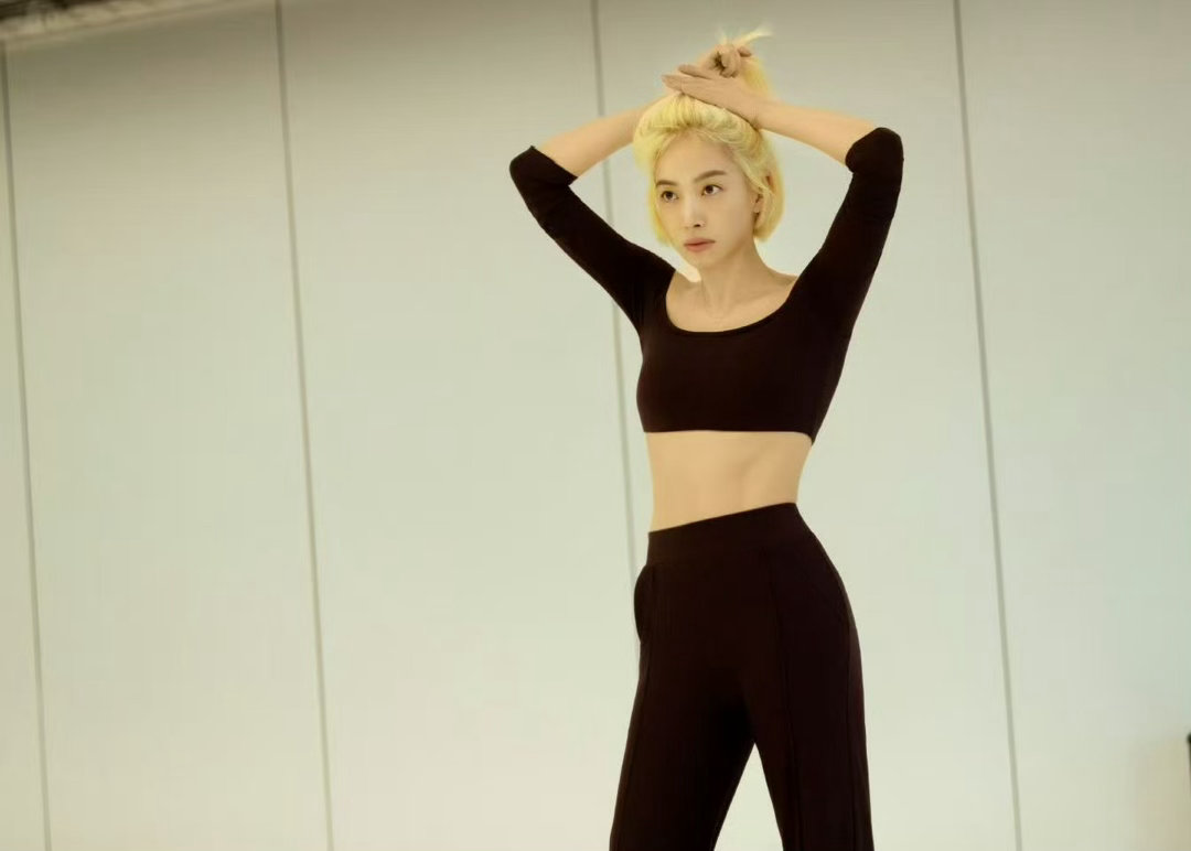 宋茜状态check宋茜黄短发宋茜状态check，好看，美晕了 