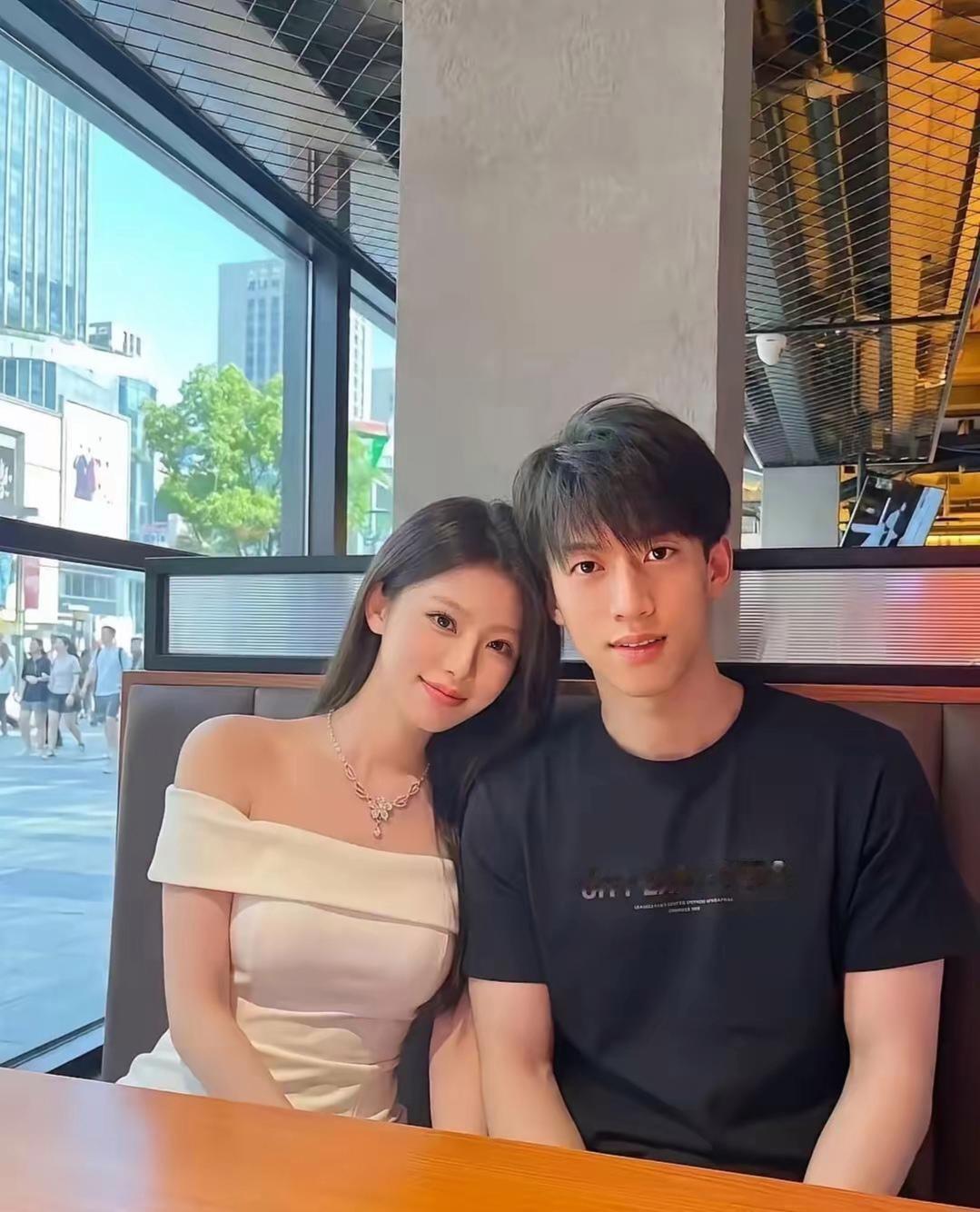 婚姻真的给女人带来了快了，带来了幸福，结婚前女生还是很苗条，结婚以后女生就变成了
