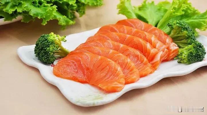 这，便是胖东来的格局！有顾客投诉新乡胖东来出售隔夜三文鱼刺身，胖东来调查后，竟豪