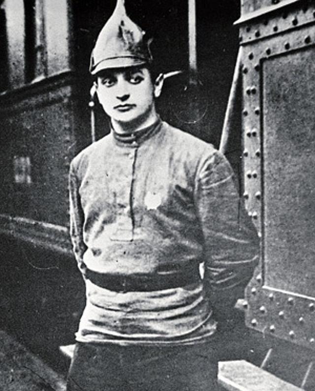 1937年6月，苏联元帅图哈切夫斯基被斯大林以“间谍、背叛祖国、准备恐怖行动罪”