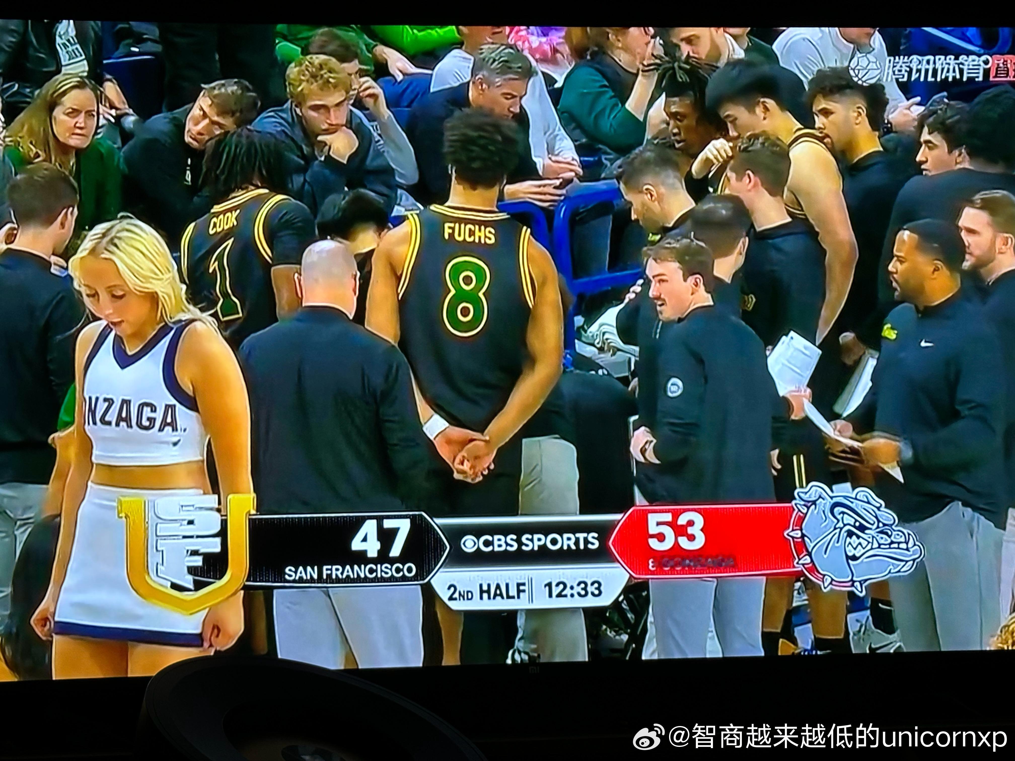 旧金山大学三分雨把比分追回来了王俊杰NCAA