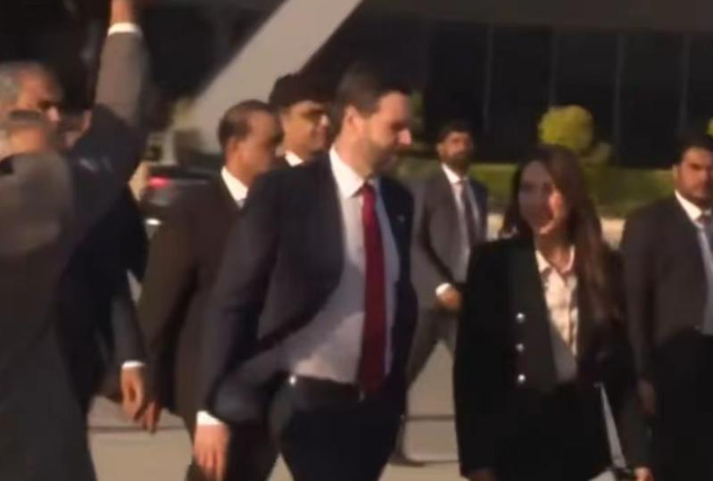 谈崩了！万斯并非无功而返！特朗普失去一张关键性“王炸”

今天是4月12日，美国