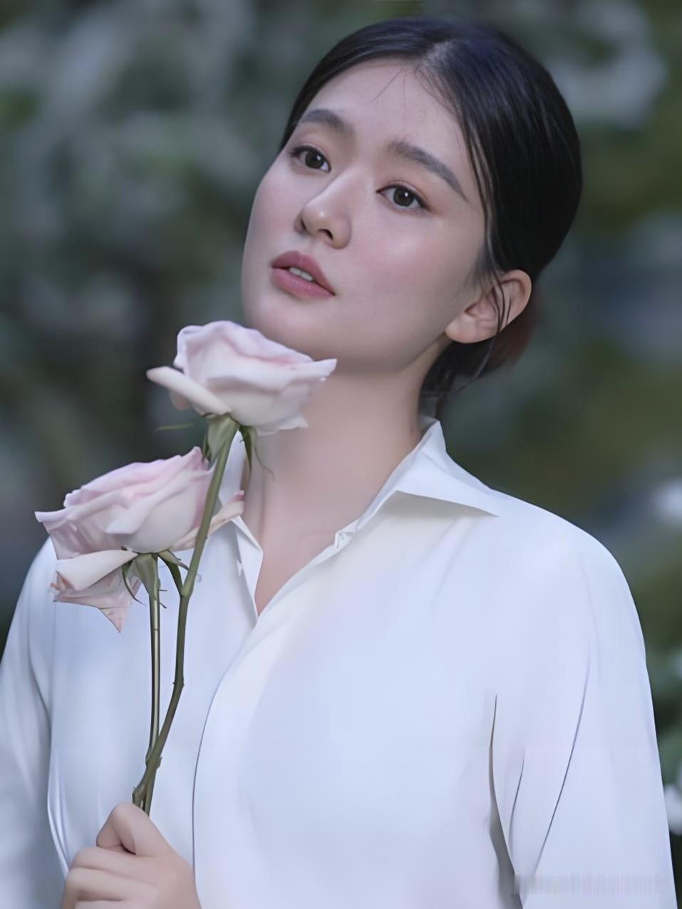 乔欣｜眉眼温柔自有力量，不疾不徐，在时光里活成一束安静的光。生活最重要的是什么 