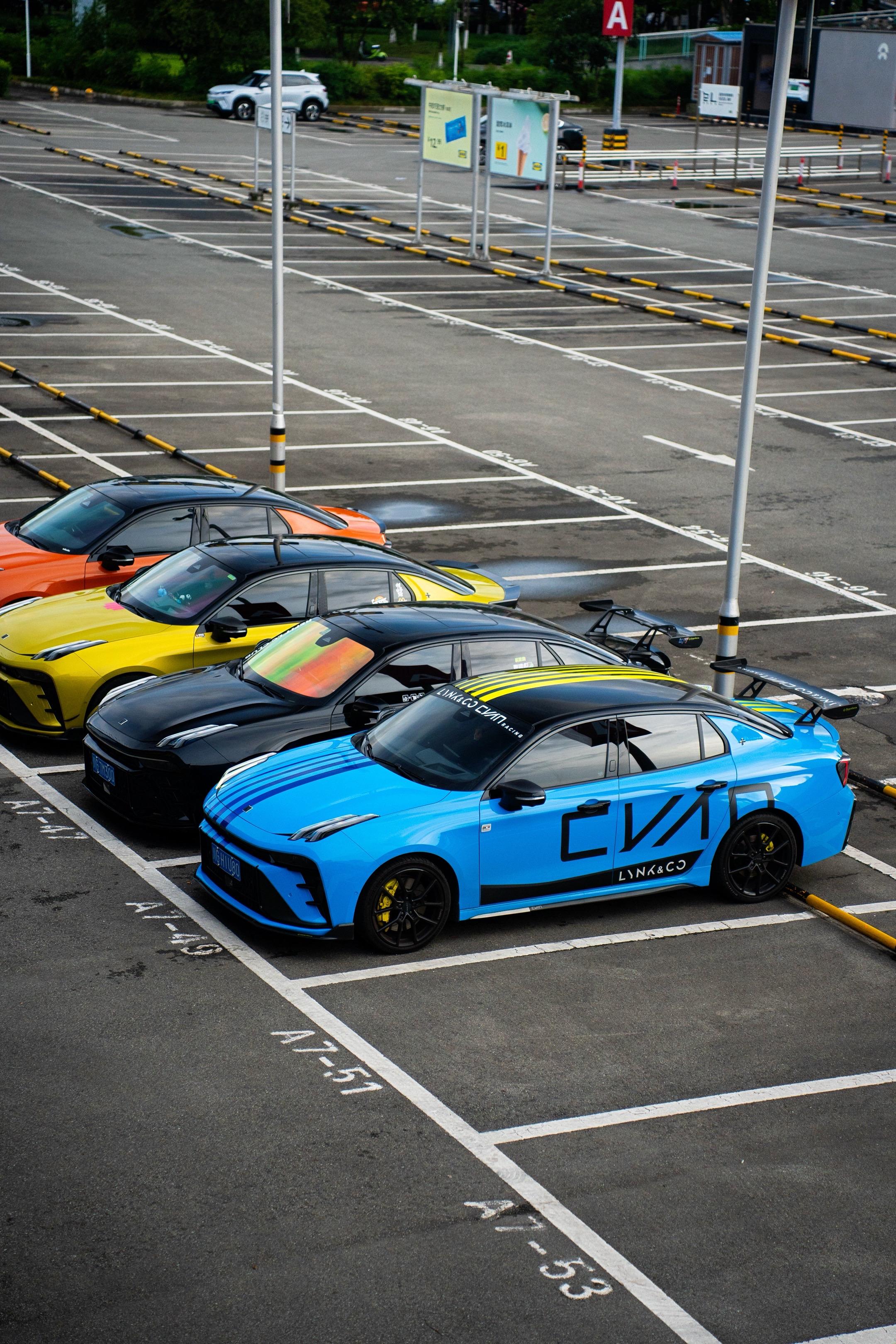 领克03+Cyan虽然被背刺，依旧经典。产品更新太快，背刺老车主，领克...