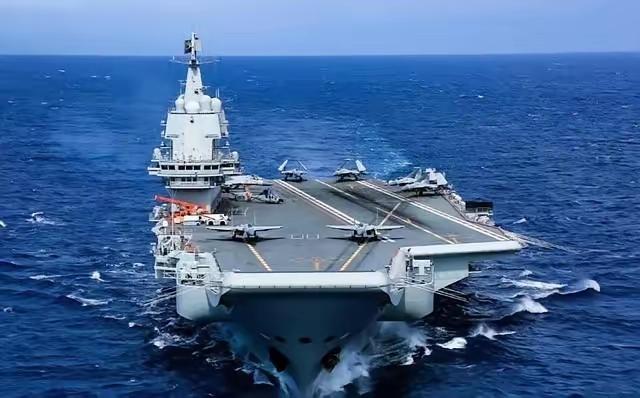 被美国骗了？中国这两年造完航母发现不对味了，明明自己的无人机、空间武器、超高音速