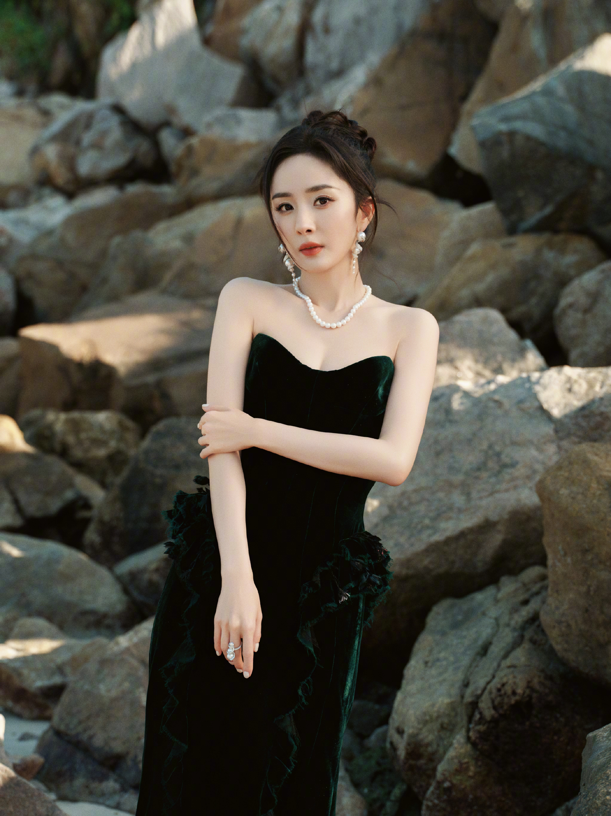 今天真是过年了 ，幂幂疯狂给脚看，足粉狂喜#杨幂# ​​​