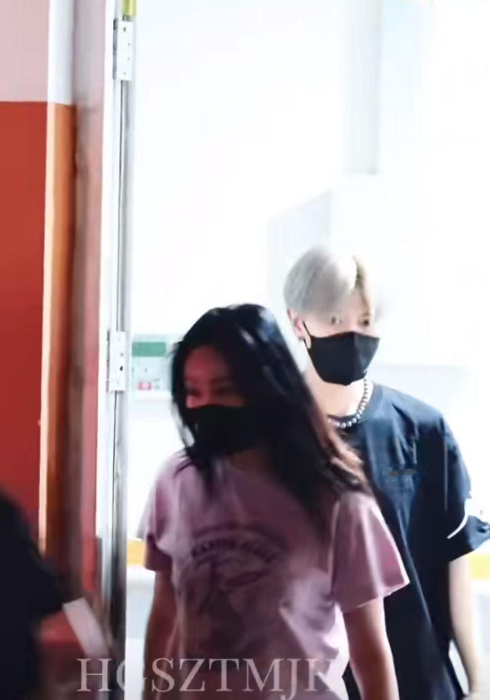任嘉伦贵阳音乐节新发色任嘉伦音乐节彩排新发色任嘉伦音乐节彩排新发色，帅，[哇][