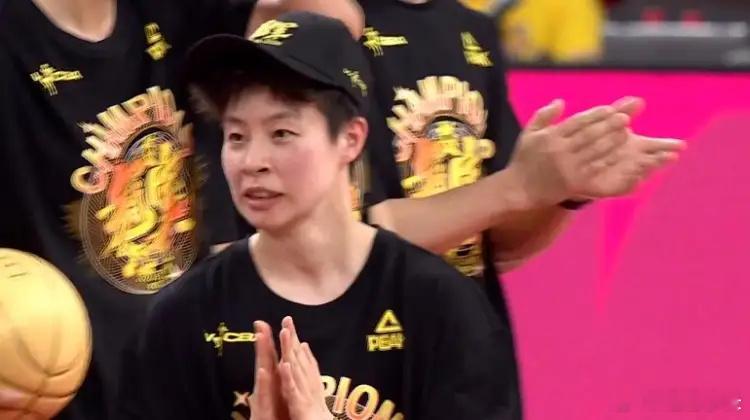 四川女篮WCBA冠军李缘喜提WCBA总决赛FMVP实至名归！李缘末节屡次命中关键
