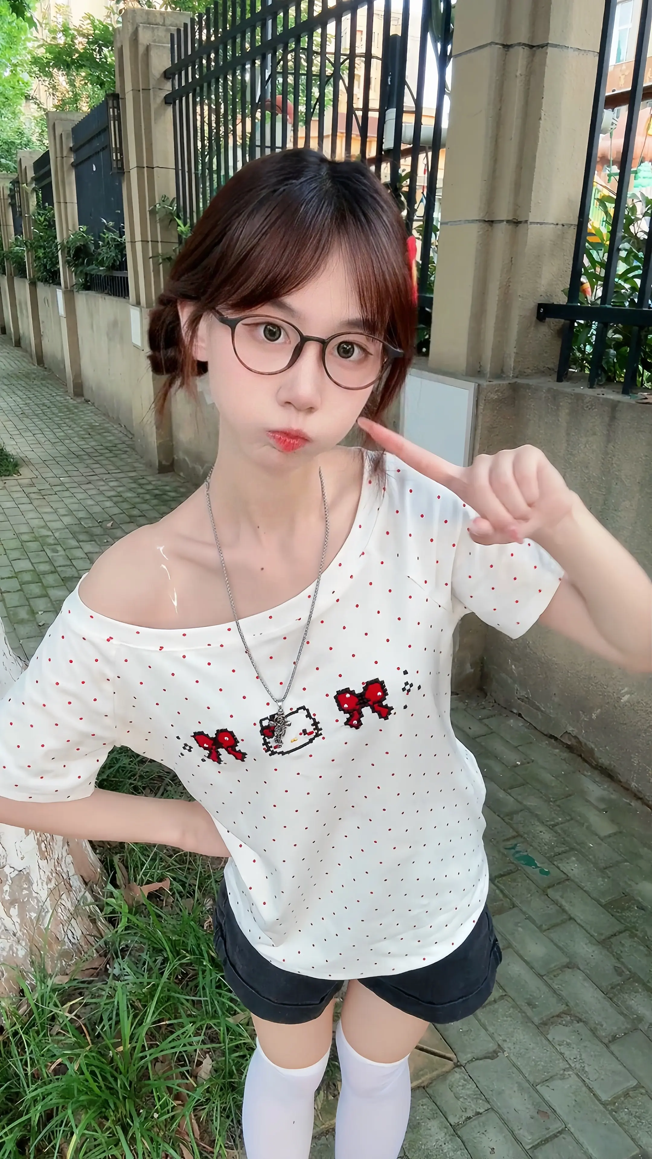 尝尝一颗东洋乌梅 再给我一个甜妹。