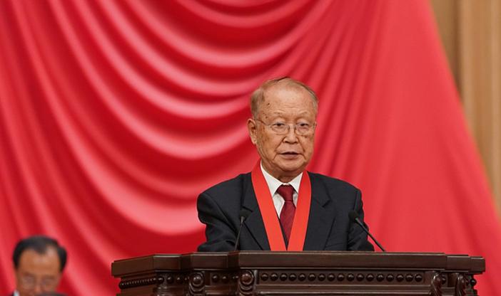 中国雷达已经从过去的 “看不远、看不清”，直接跃升到能在 8000 公里之外发现